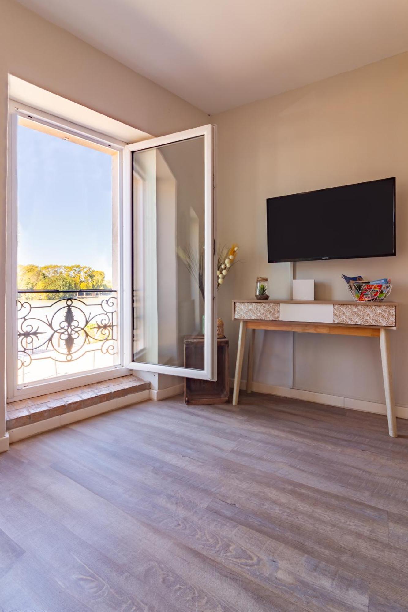 Au Pied Du Grand Bassin Apartment กัสเตลโนดารี ภายนอก รูปภาพ
